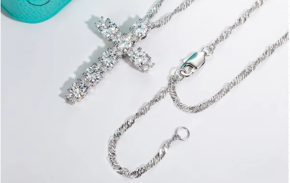 4mm D-color moissanite cross pendant necklace 18K gold-plated 925 sterling silver – AEVYRA