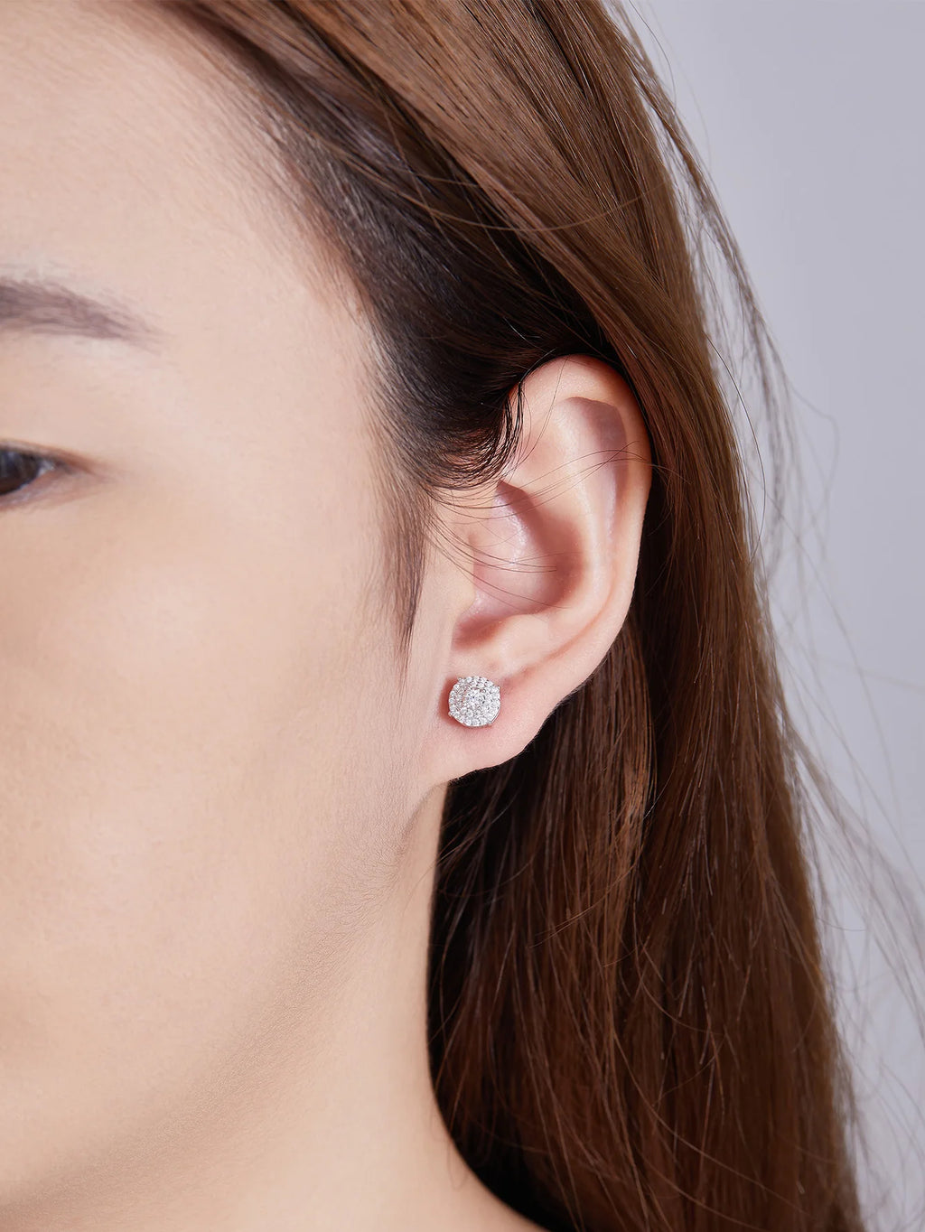 Classic UNISEX Platinum-Plated 925 Sterling Sliver Earrings round Flower-Style Moissanite Stud Earrings Party Jewelry Gift