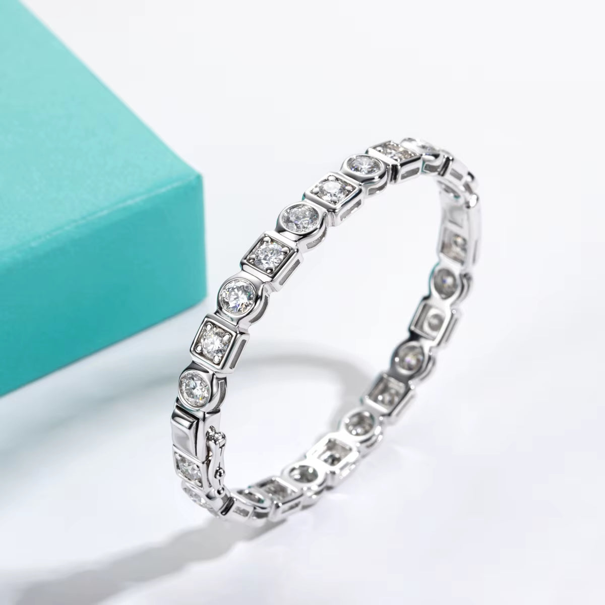 Anujewel 4.5Mm D Color Moissanite Diamond Luxurious Silver Bracelet 18K White Gold Plated Bezel Bangles for Woman Jewelry Gifts